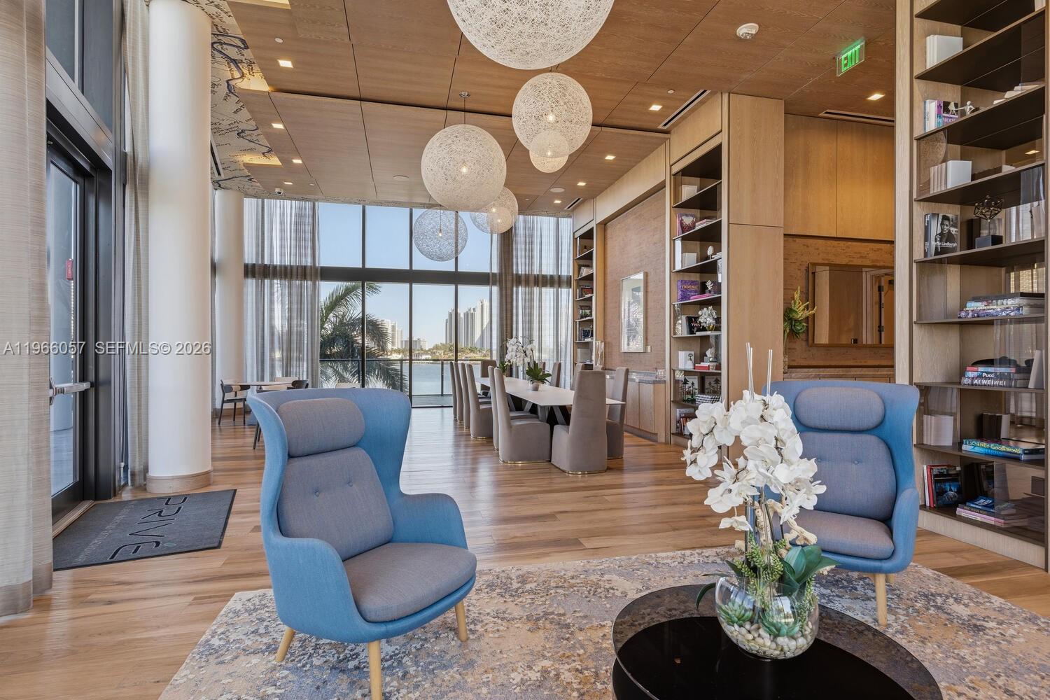 PRIVE CONDO - Residential