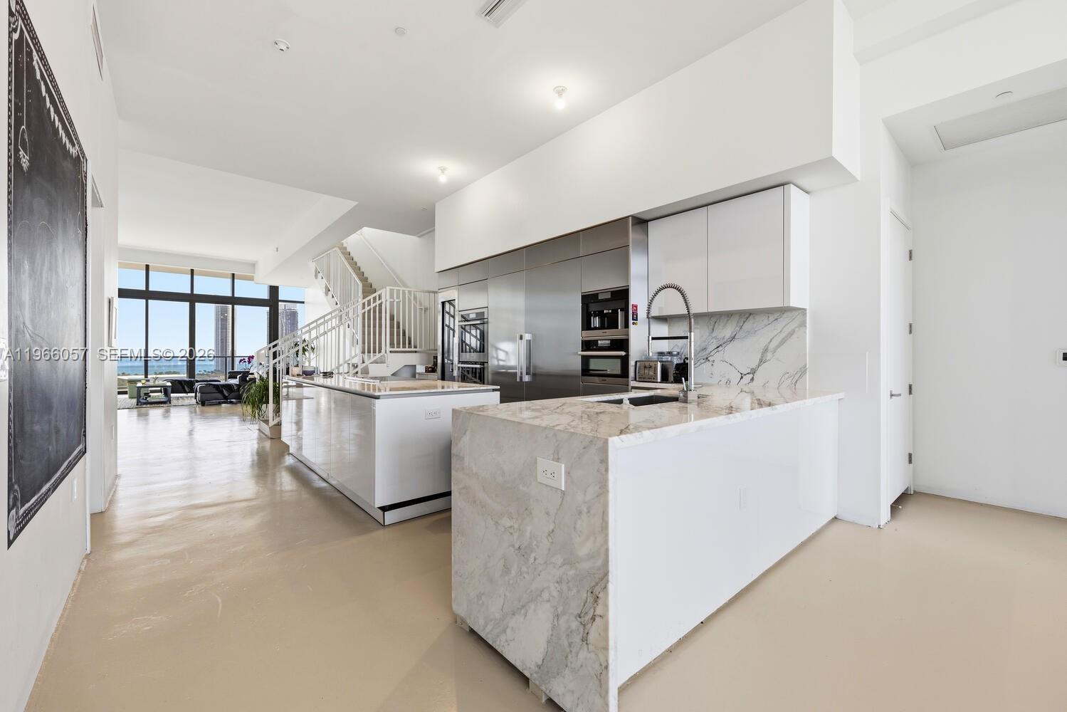 PRIVE CONDO - Residential