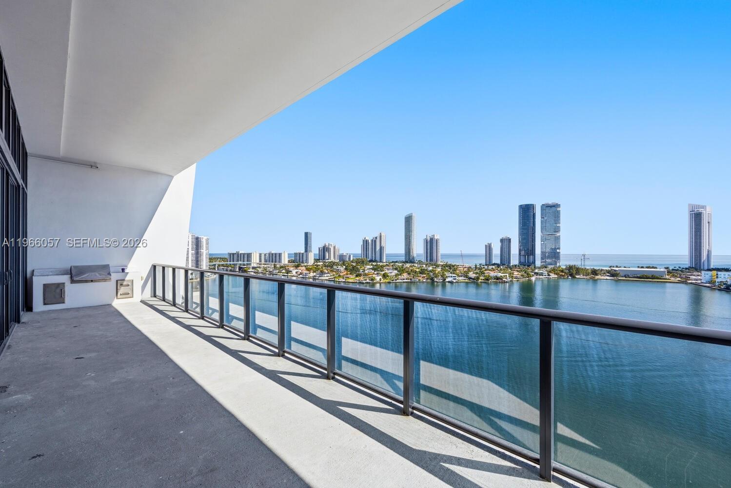 PRIVE CONDO - Residential