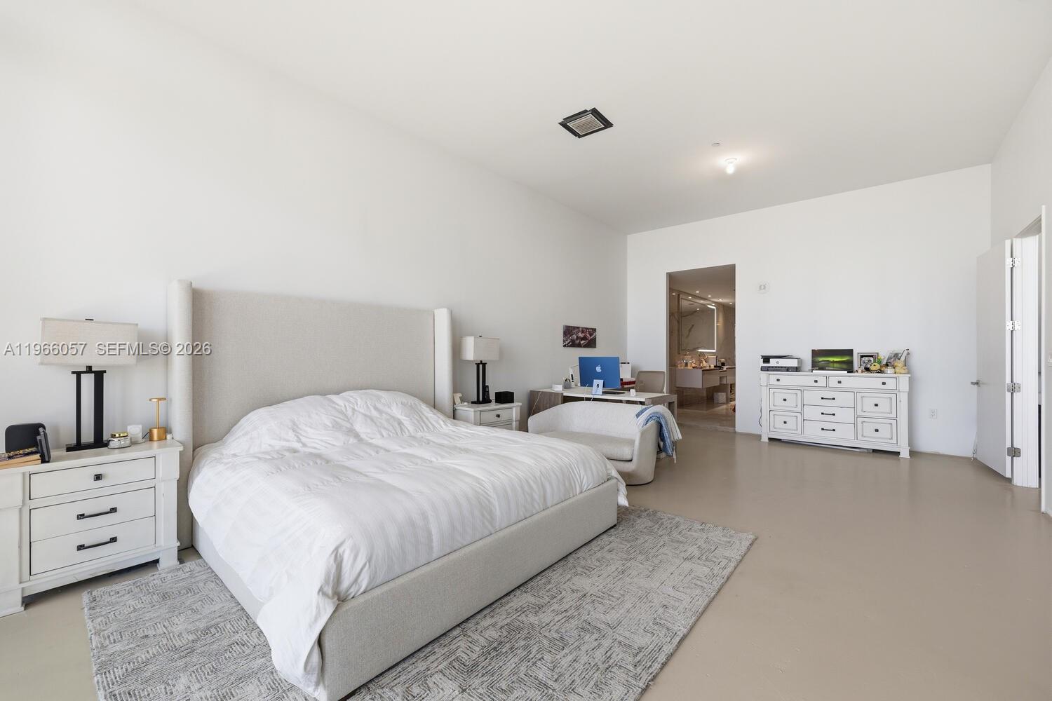 PRIVE CONDO - Residential