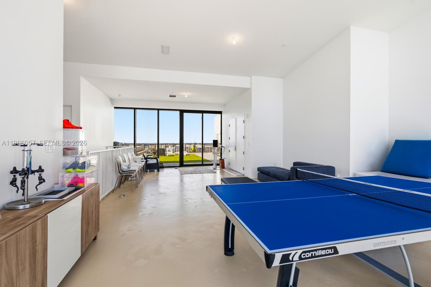 PRIVE CONDO - Residential