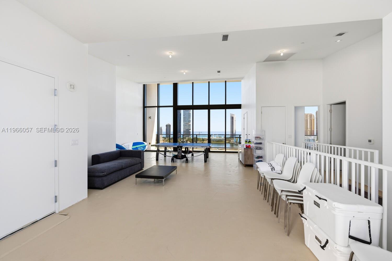 PRIVE CONDO - Residential