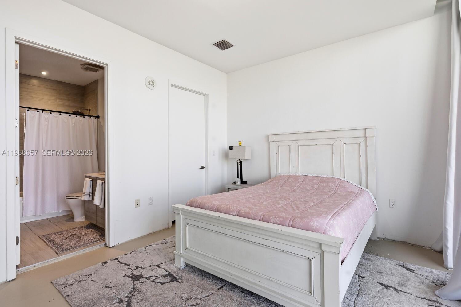 PRIVE CONDO - Residential