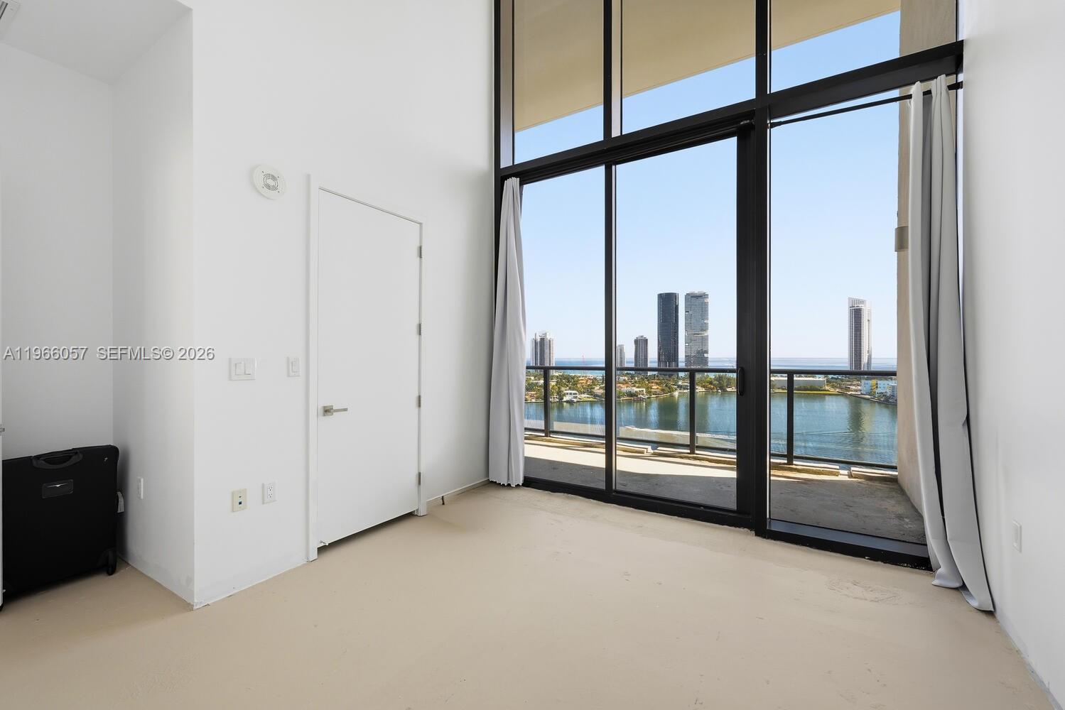 PRIVE CONDO - Residential