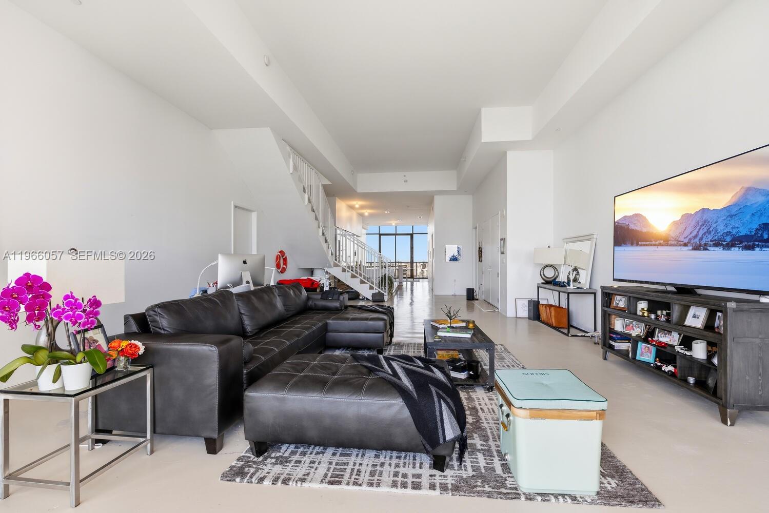 PRIVE CONDO - Residential