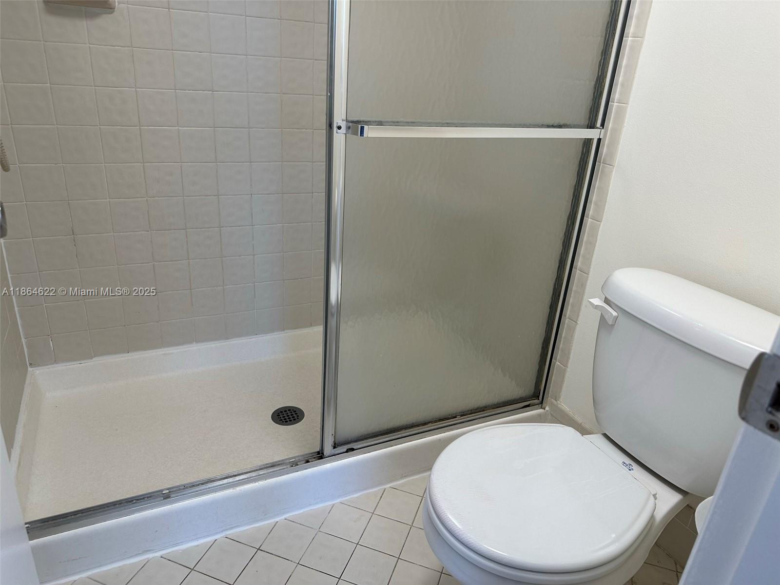 TRADEWINDS / TOWNSHIP[ - Residential Lease