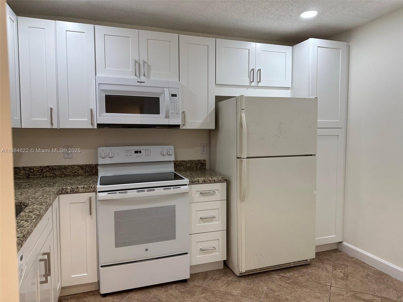 TRADEWINDS / TOWNSHIP[ - Residential Lease