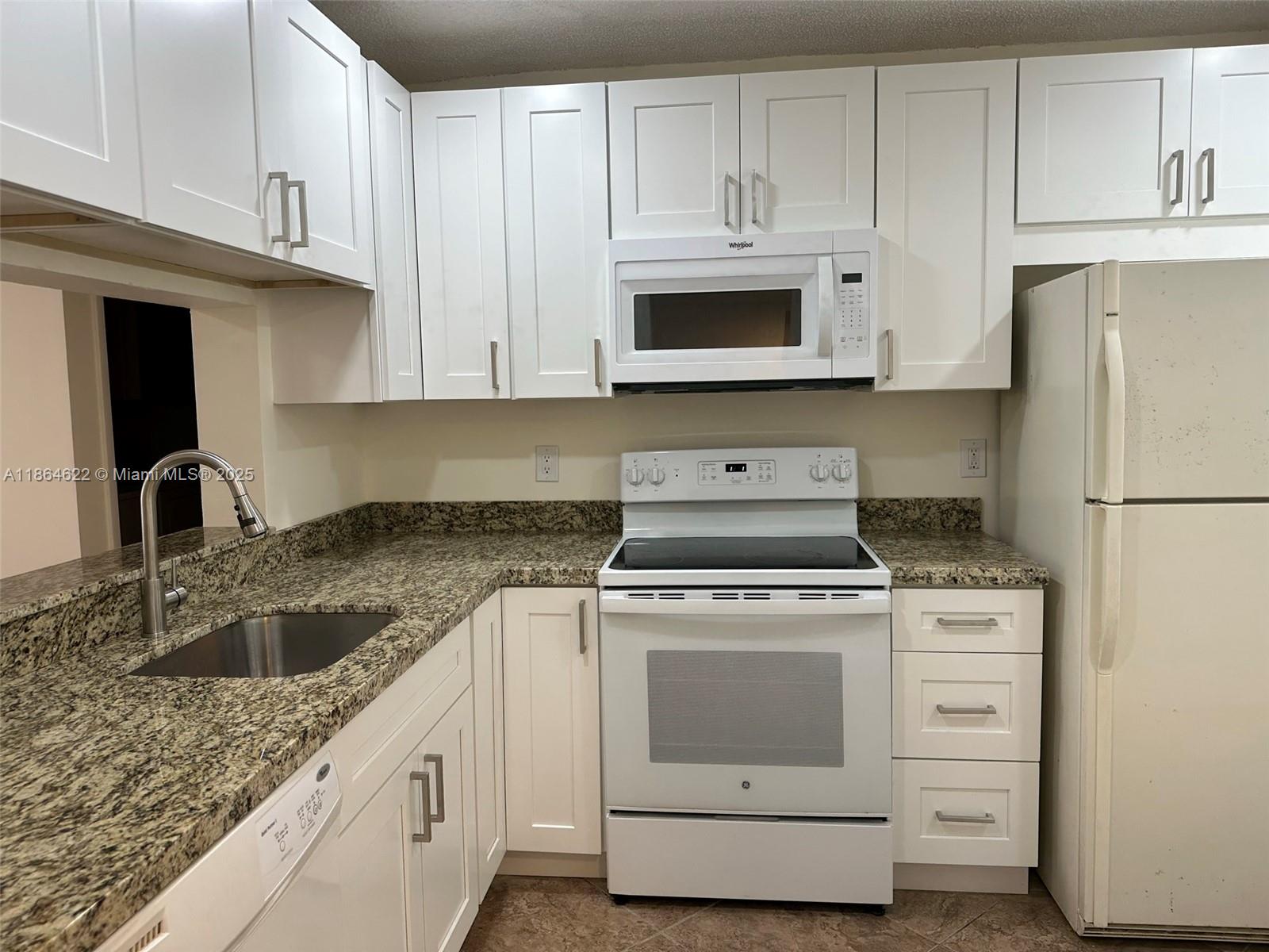 TRADEWINDS / TOWNSHIP[ - Residential Lease