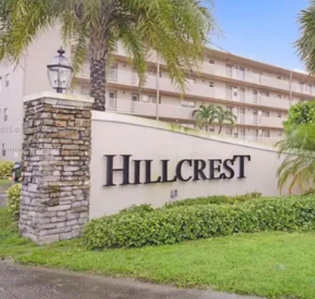 Photo of Hollywood, FL 33021 (MLS # A11442467)