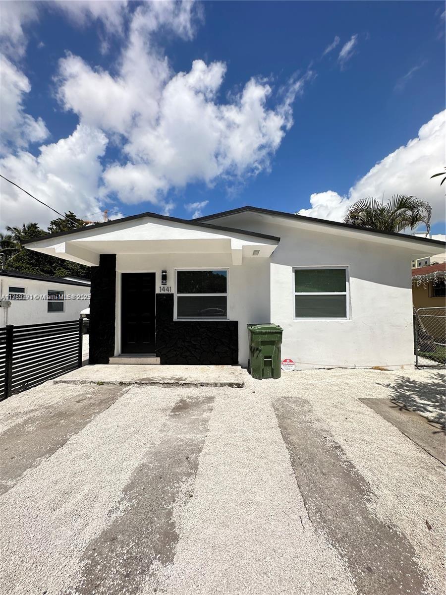 BEVERLY HEIGHTS - Residential Income