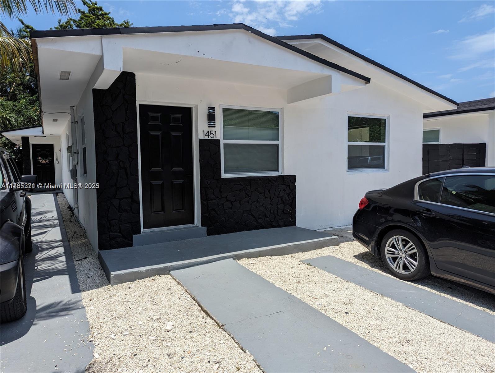 BEVERLY HEIGHTS - Residential Income