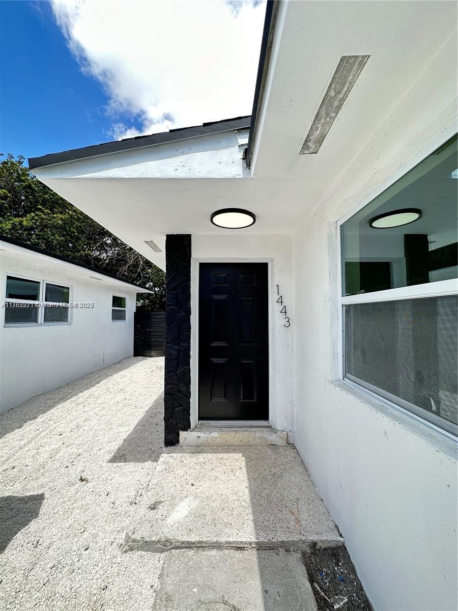 BEVERLY HEIGHTS - Residential Income