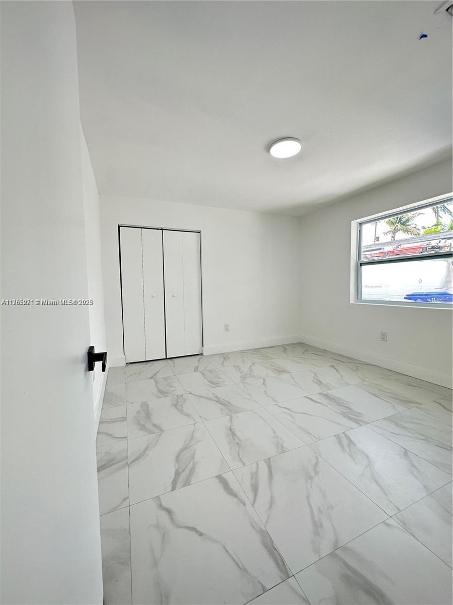 BEVERLY HEIGHTS - Residential Income