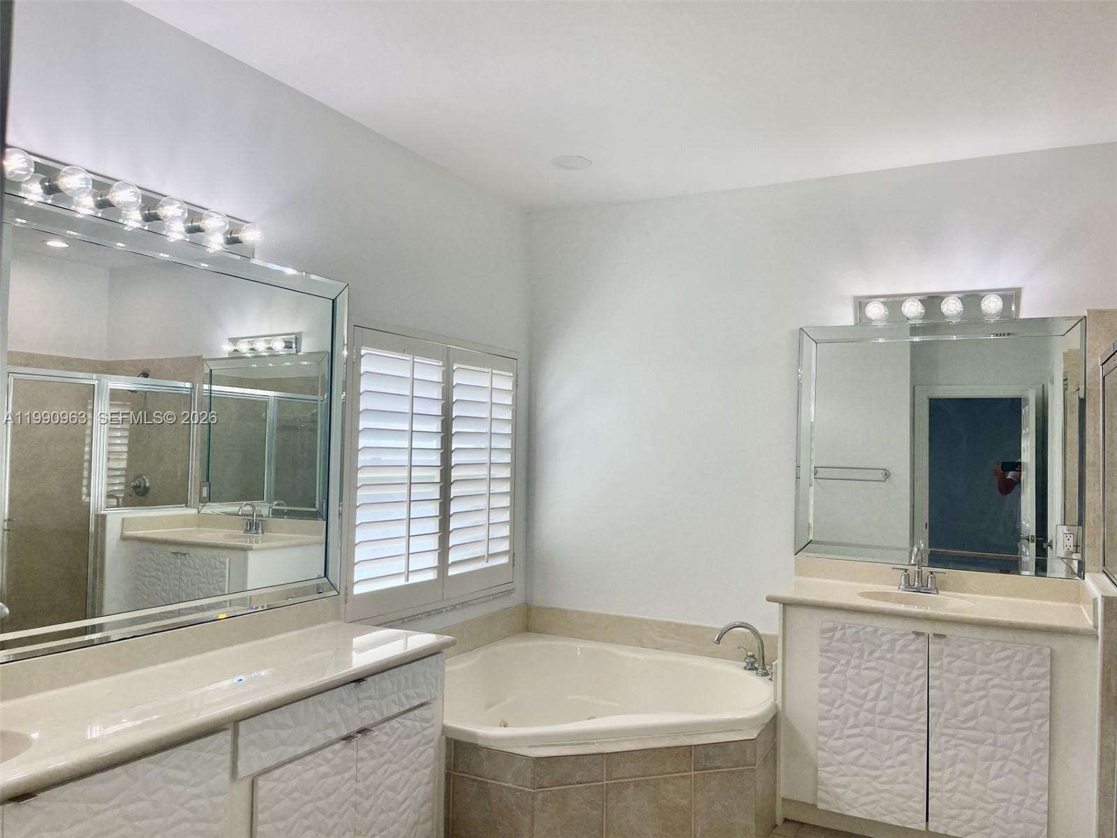 PARKLAND ISLES - Residential