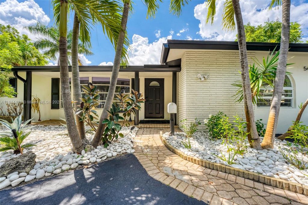 Photo of 5451 NE 22nd Ave, Fort Lauderdale, FL 33308 (MLS # A11814473)