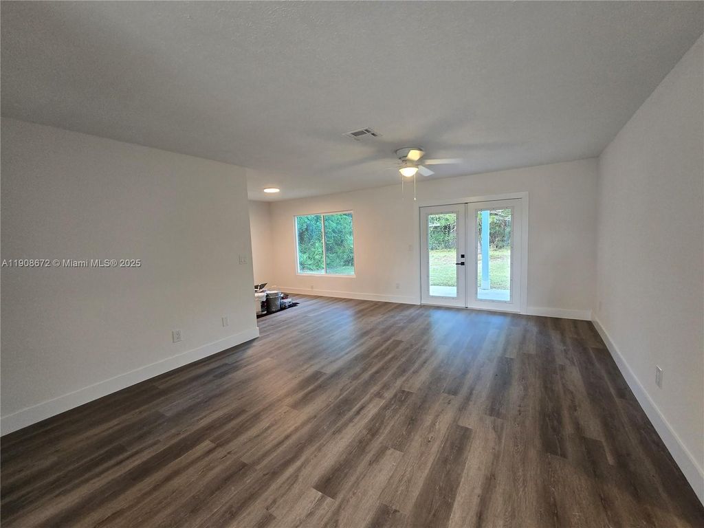 Photo of 541 SE Penn Ave #541, Port St Lucie, FL 34984 (MLS # A11908672)