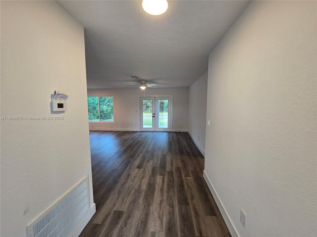 Photo of 541 SE Penn Ave #541, Port St Lucie, FL 34984 (MLS # A11908672)