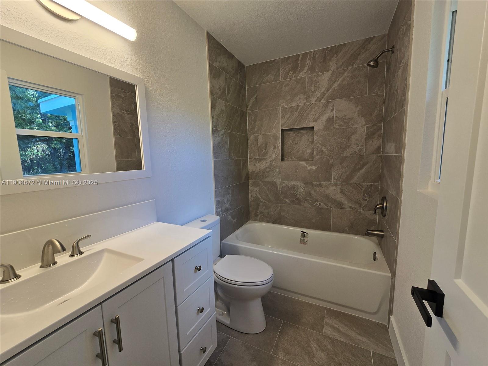 PORT ST LUCIE SECTION 18 - Residential Lease