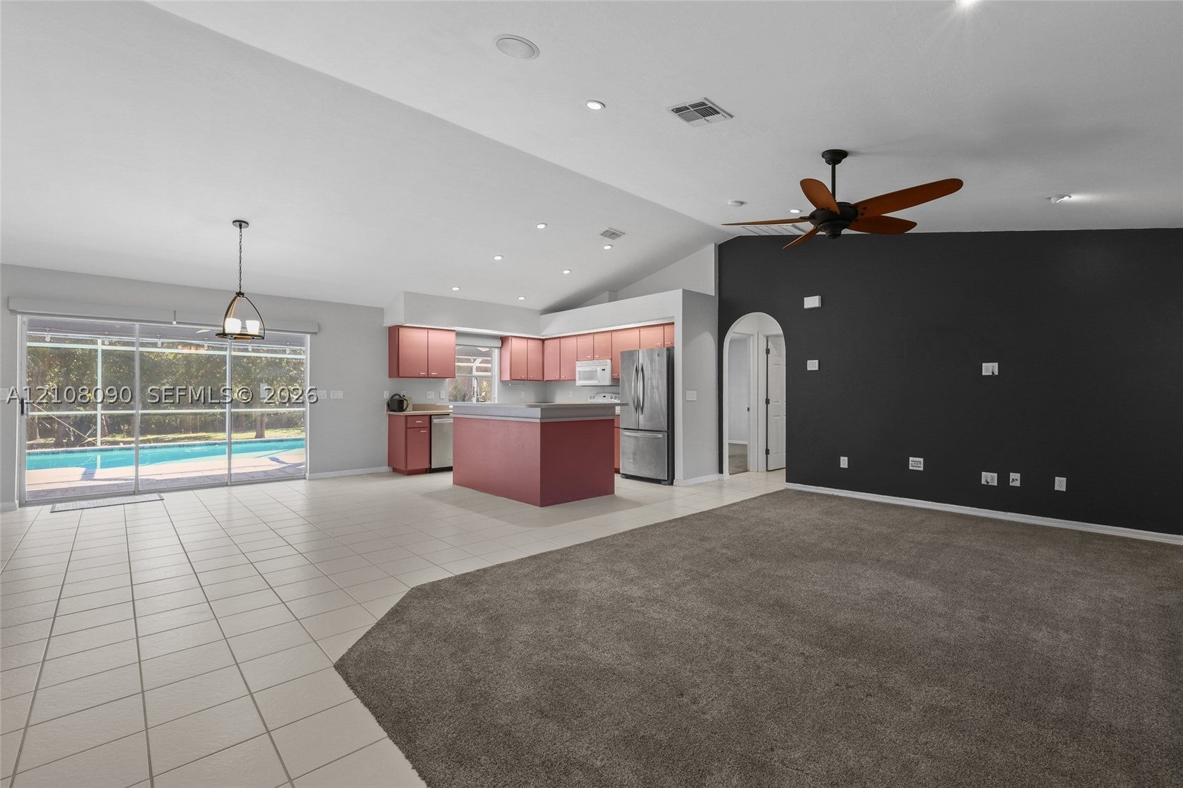 418 Edison AVE