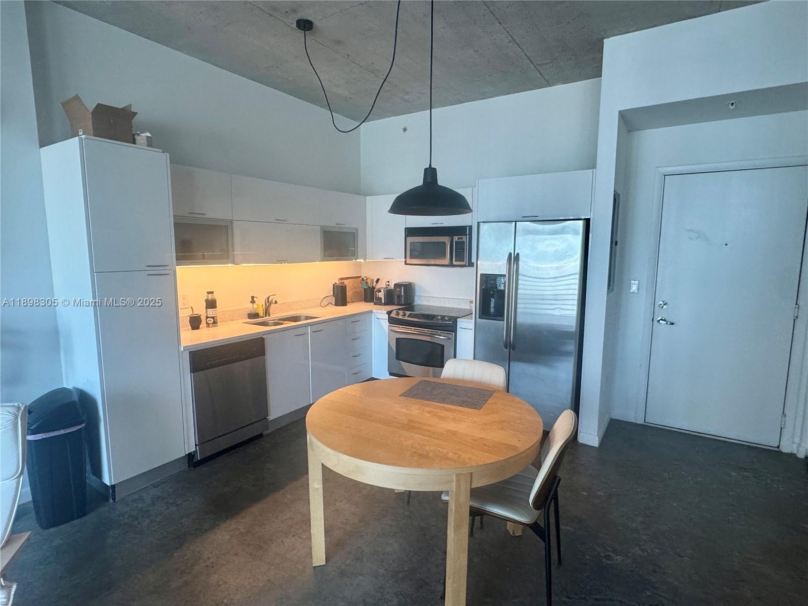 THE LOFT DOWNTOWN II COND - Residential Lease