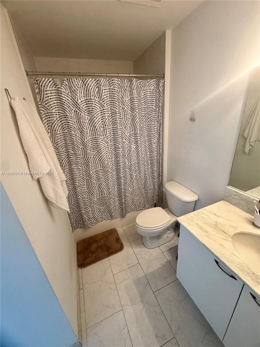 THE LOFT DOWNTOWN II COND - Residential Lease