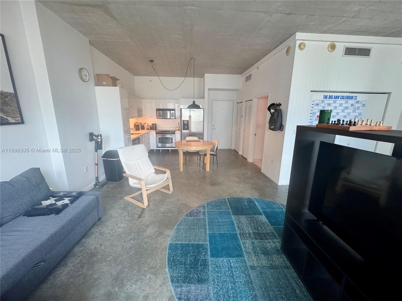 THE LOFT DOWNTOWN II COND - Residential Lease