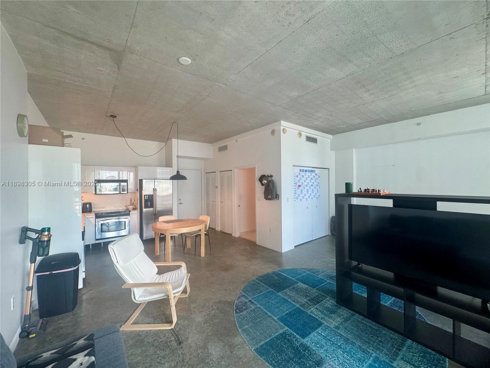 THE LOFT DOWNTOWN II COND - Residential Lease