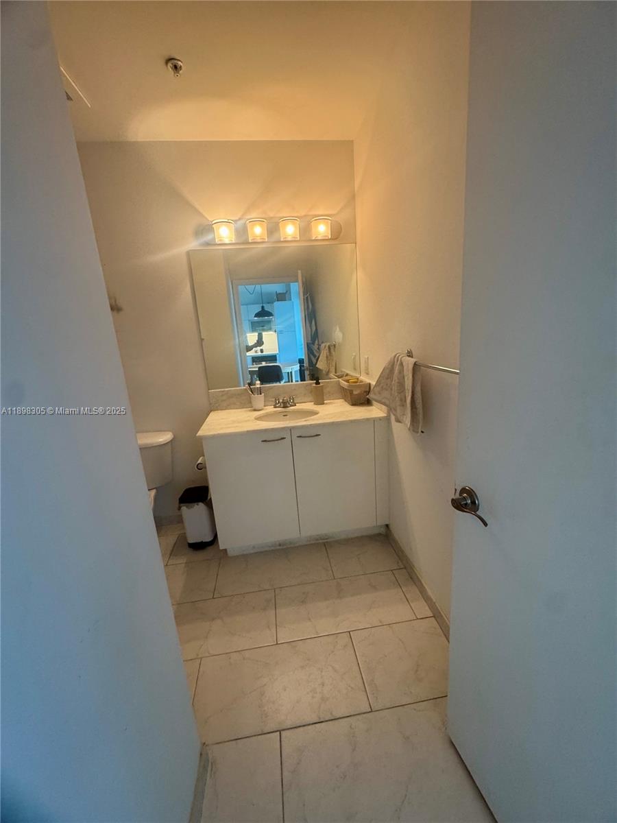 THE LOFT DOWNTOWN II COND - Residential Lease