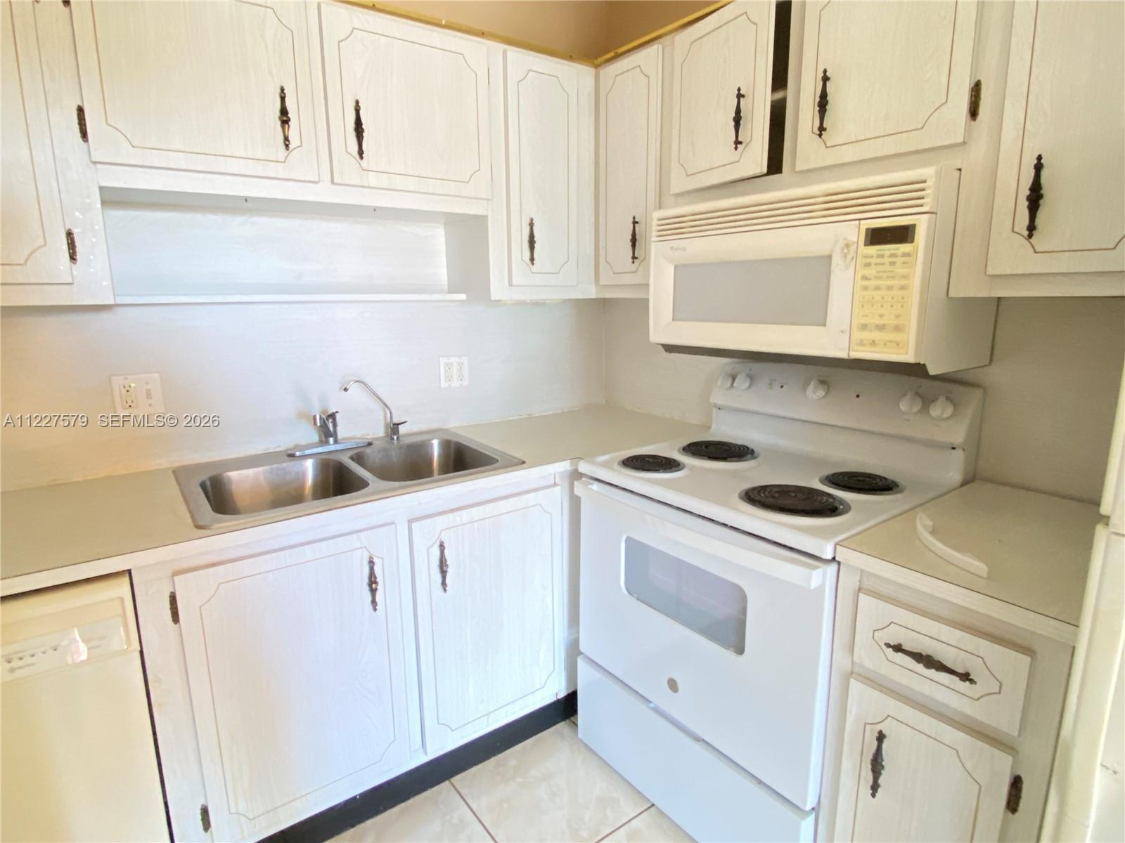 MARINER IV CONDO - Residential