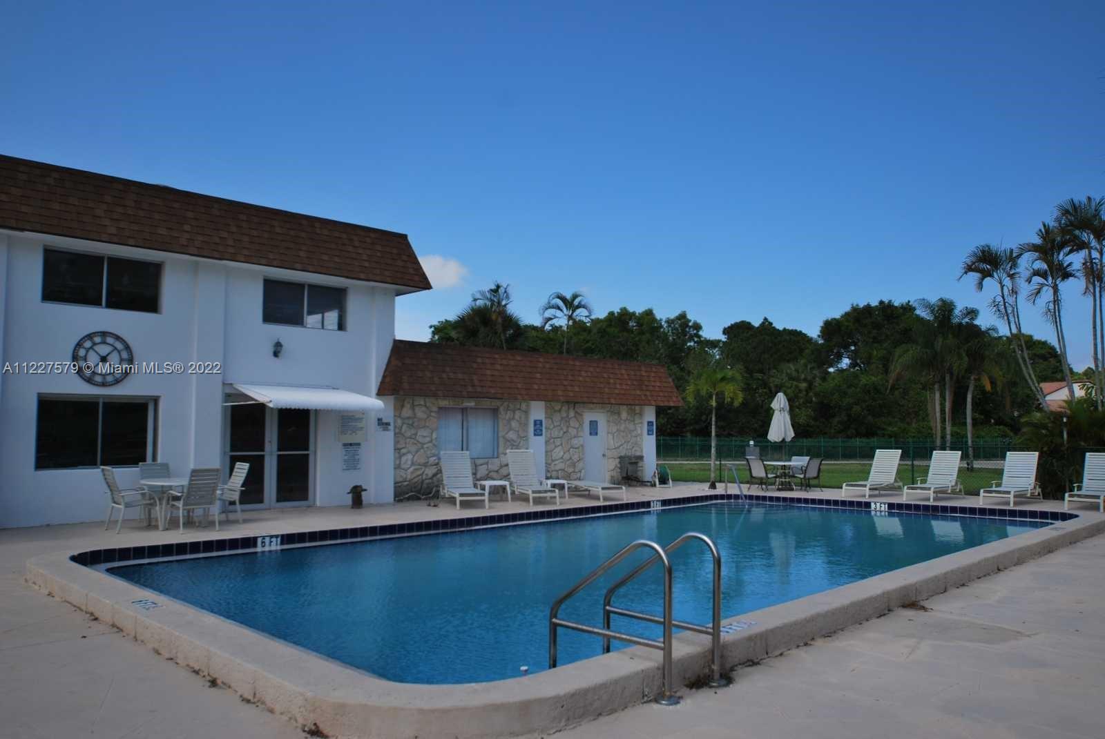 MARINER IV CONDO - Residential