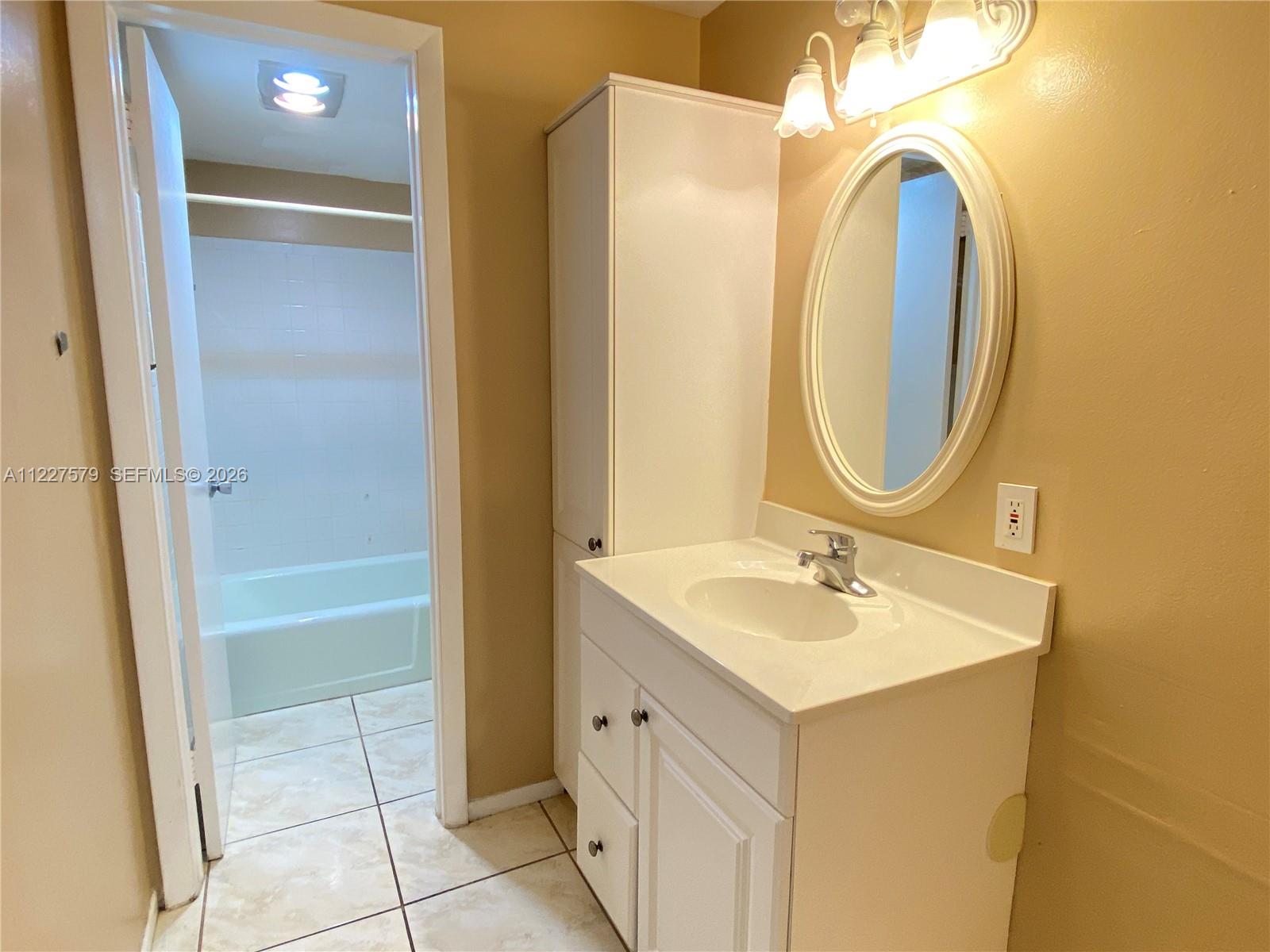 MARINER IV CONDO - Residential