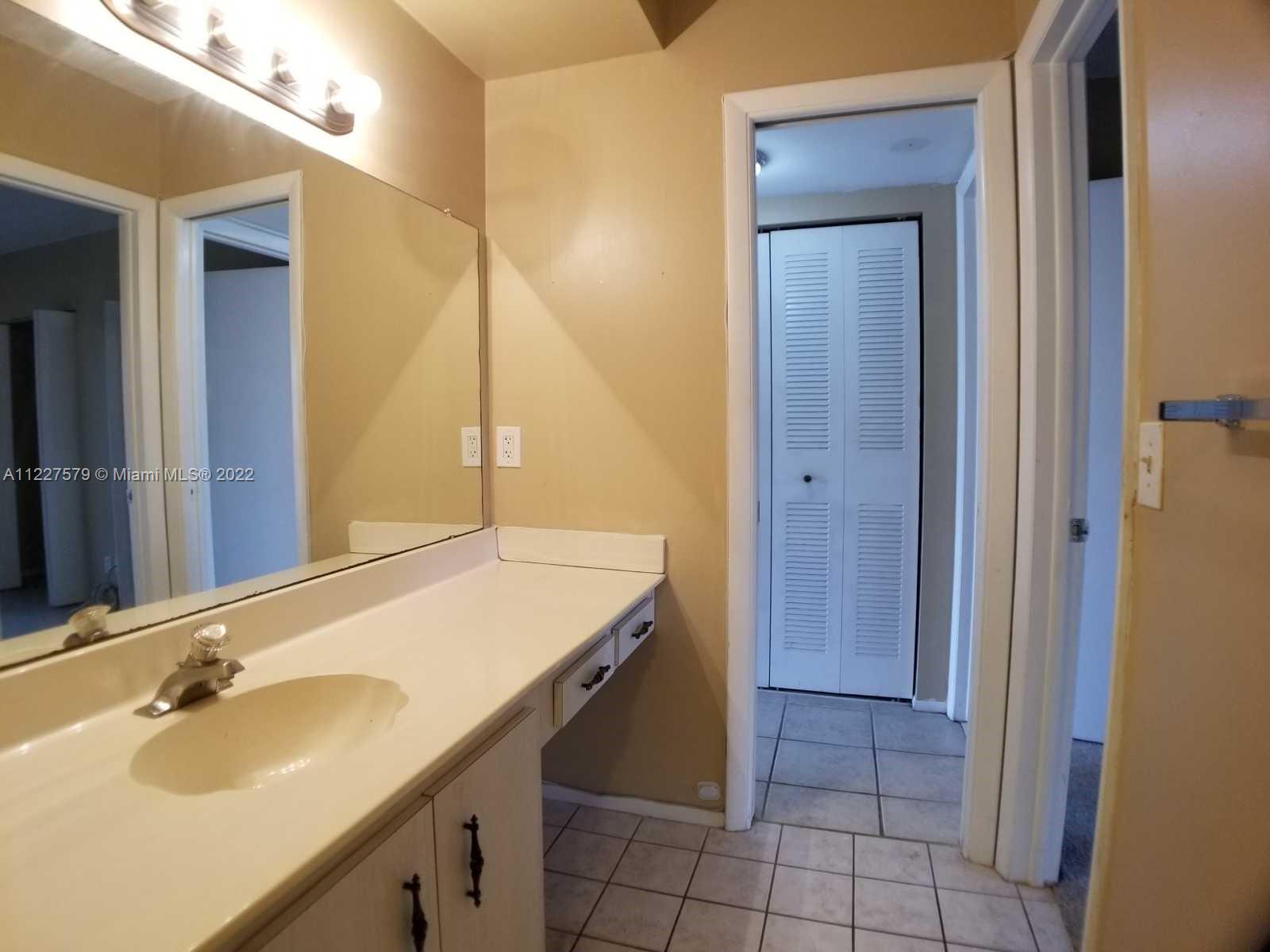 MARINER IV CONDO - Residential