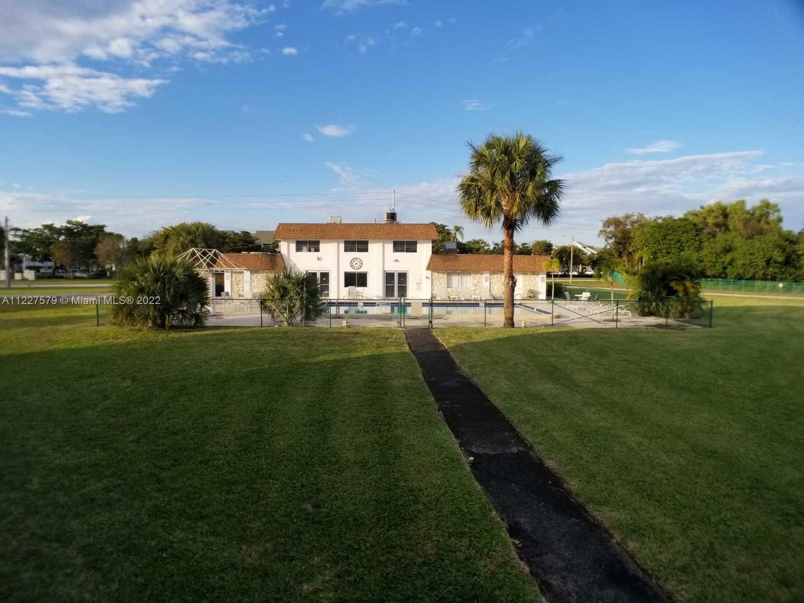 MARINER IV CONDO - Residential