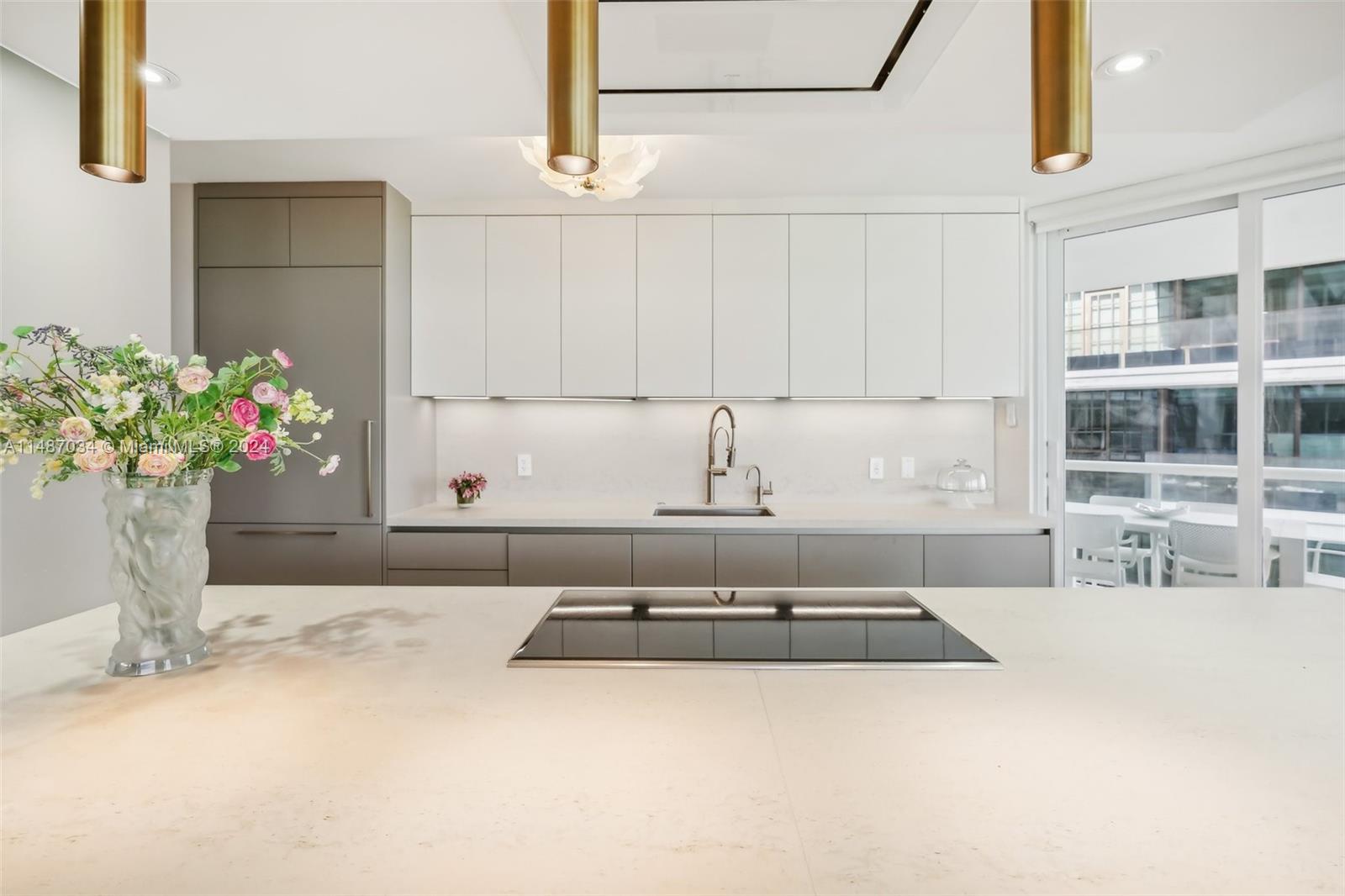 MIRAGE CONDO - Residential