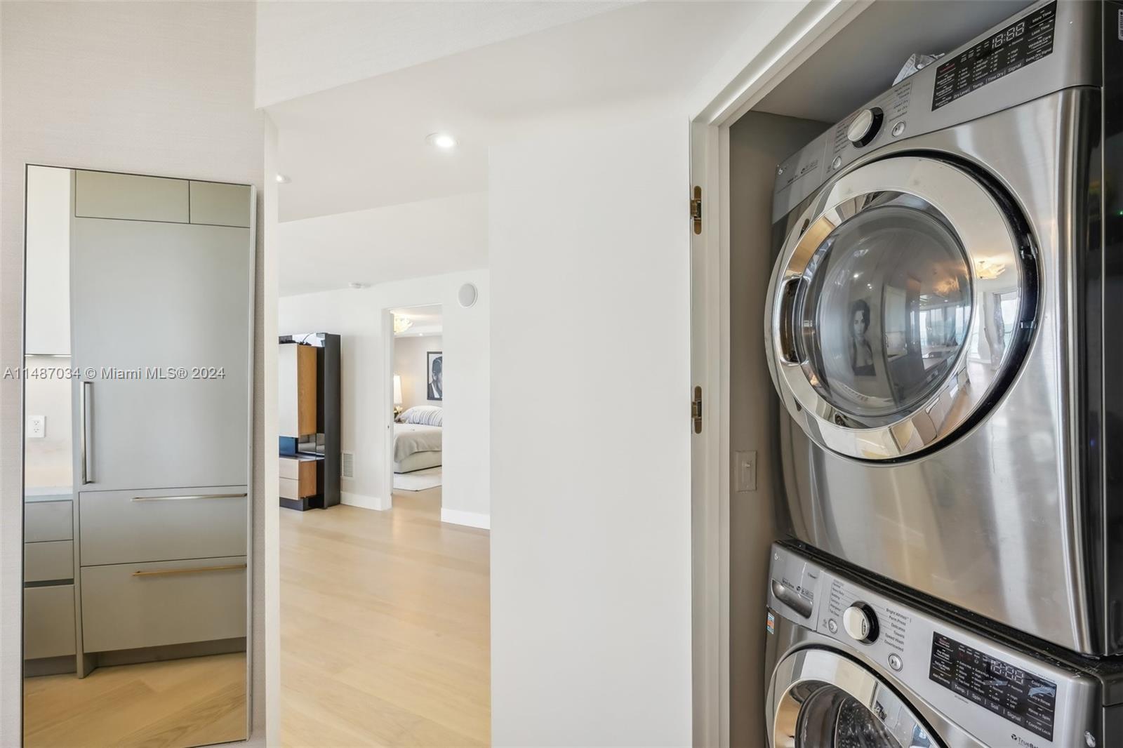 MIRAGE CONDO - Residential