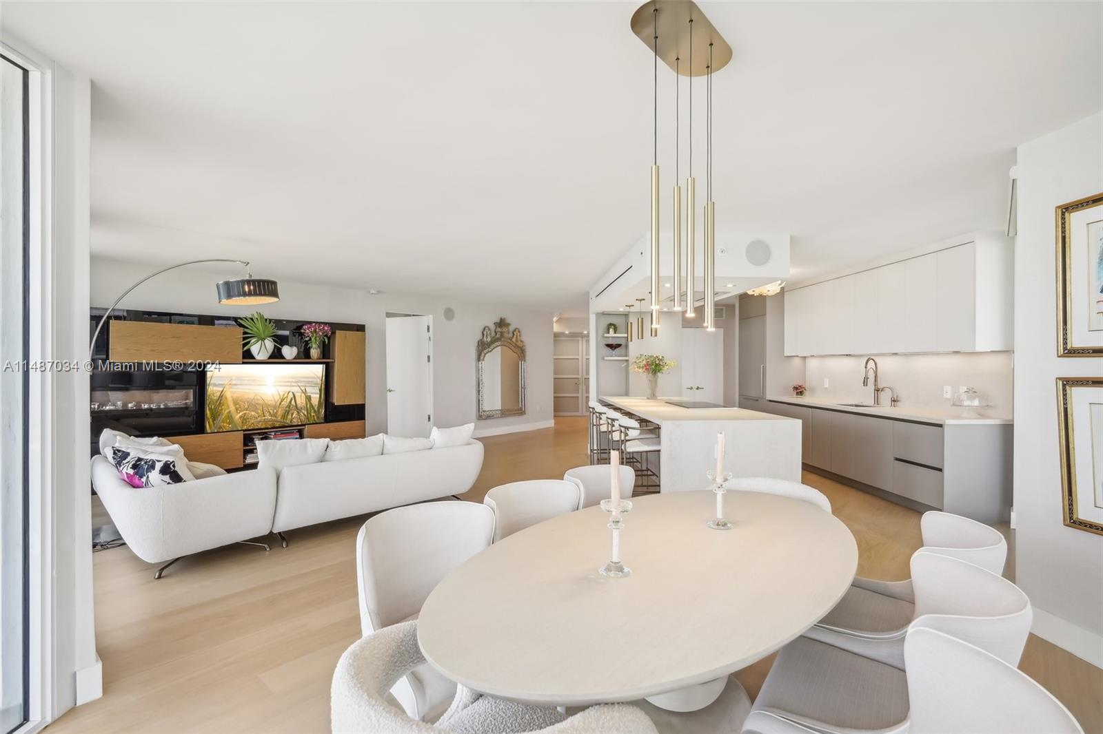 MIRAGE CONDO - Residential