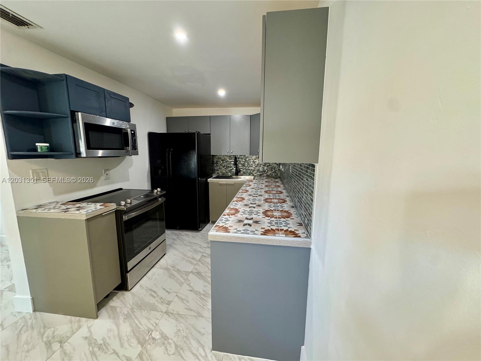 2326 NW 59th St