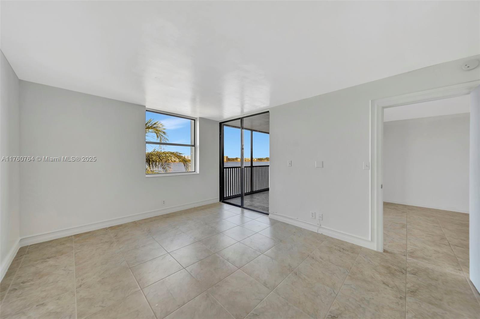 LAKE EMERALD CONDOMINIUM - Residential