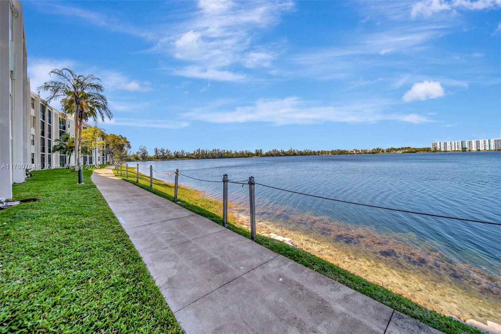 LAKE EMERALD CONDOMINIUM - Residential