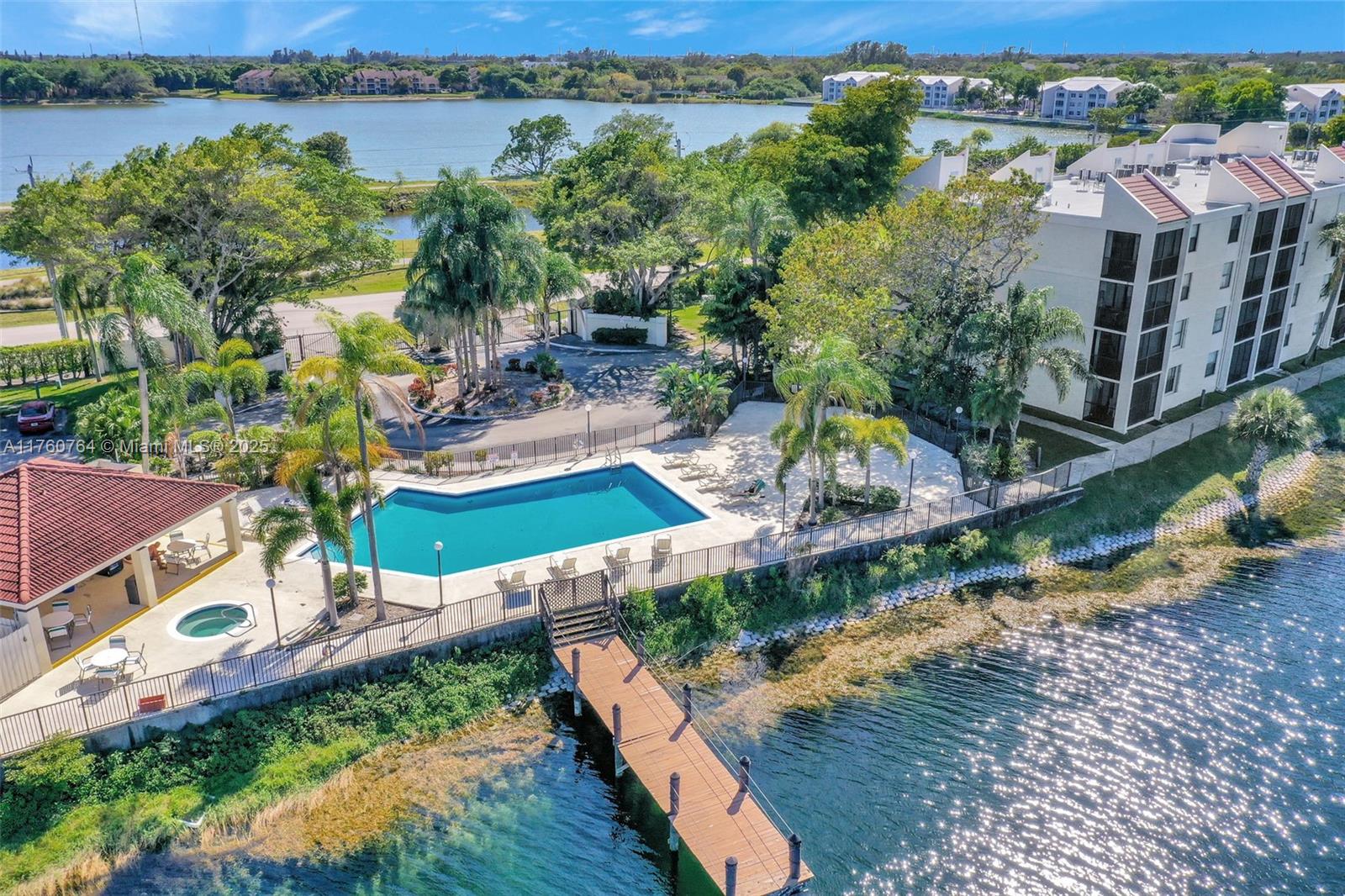 LAKE EMERALD CONDOMINIUM - Residential