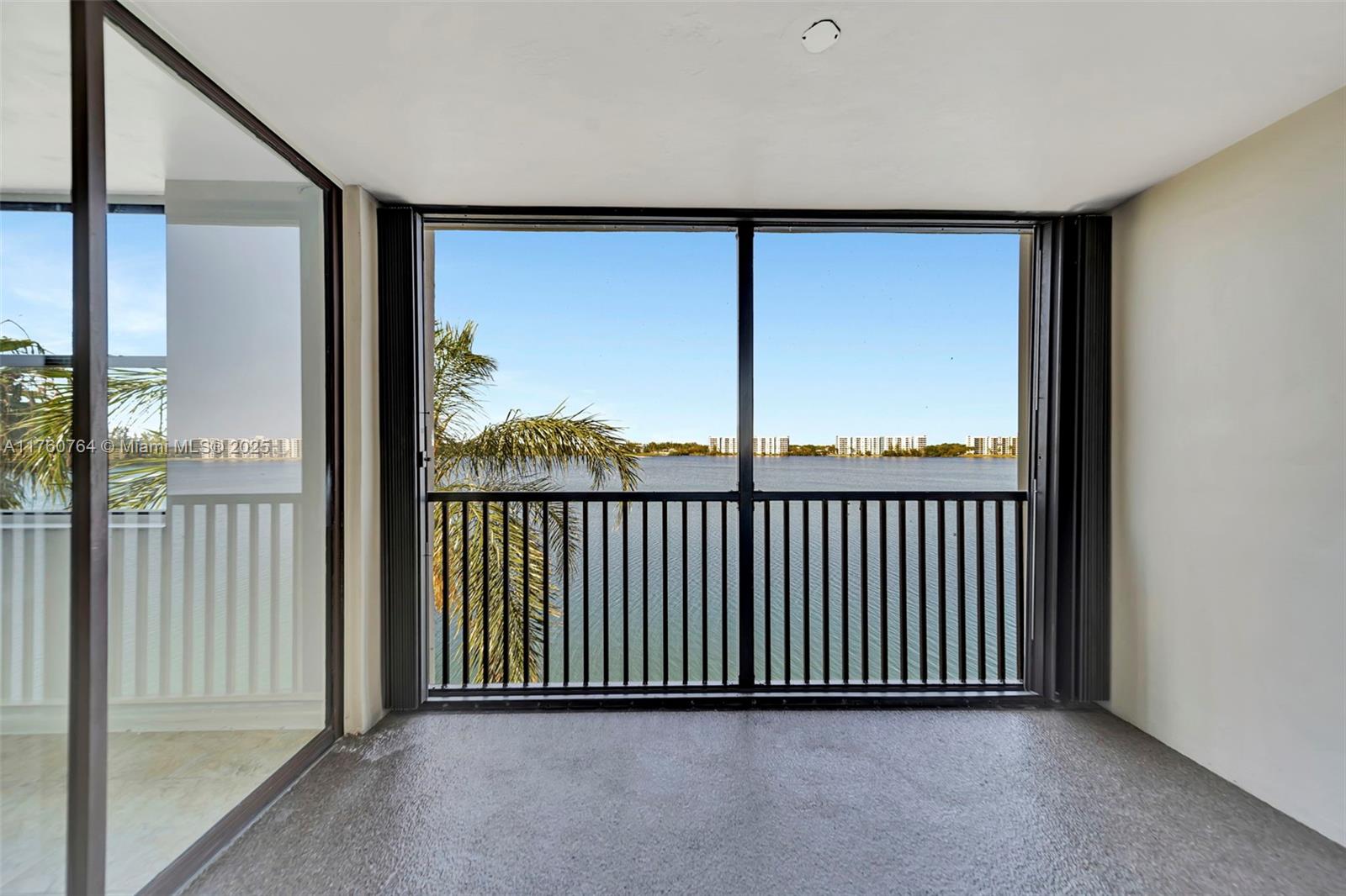 117 Lake Emerald Dr 408, Oakland Park, Miami-Dade County, Florida - 2 Bedrooms  
2 Bathrooms - 