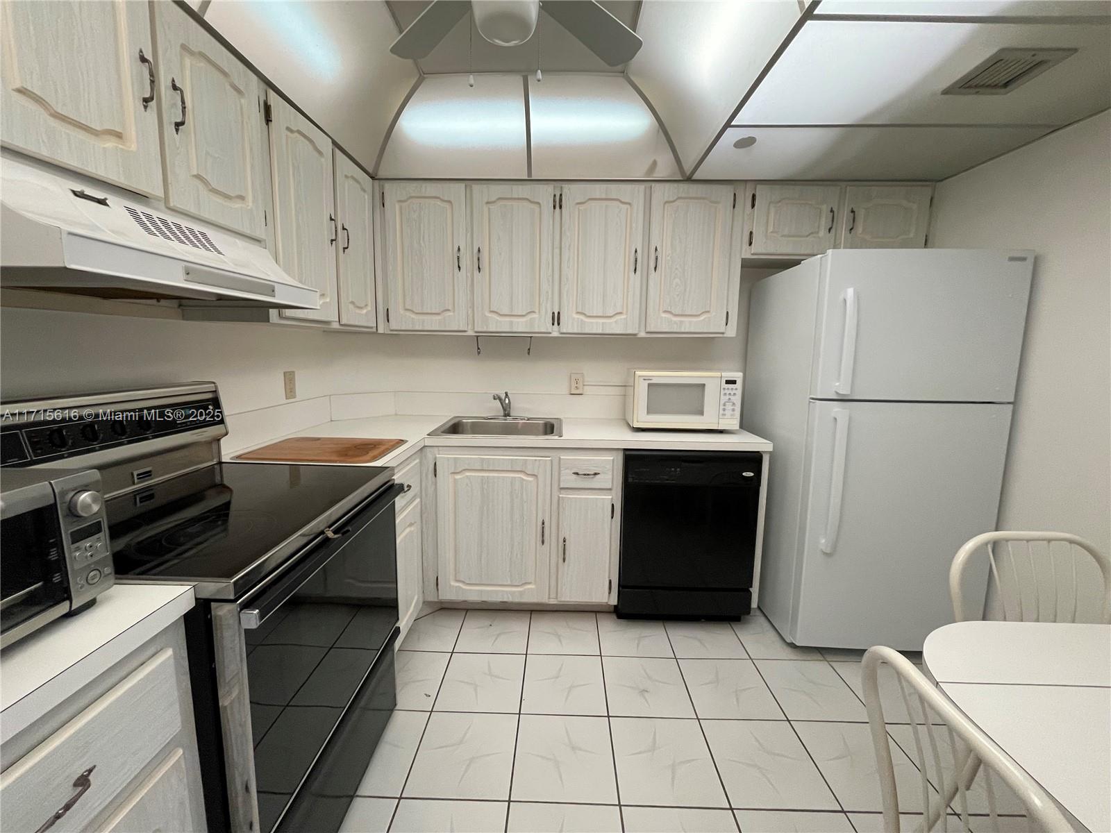REGENCY HIGHLAND CLUB CON - Residential