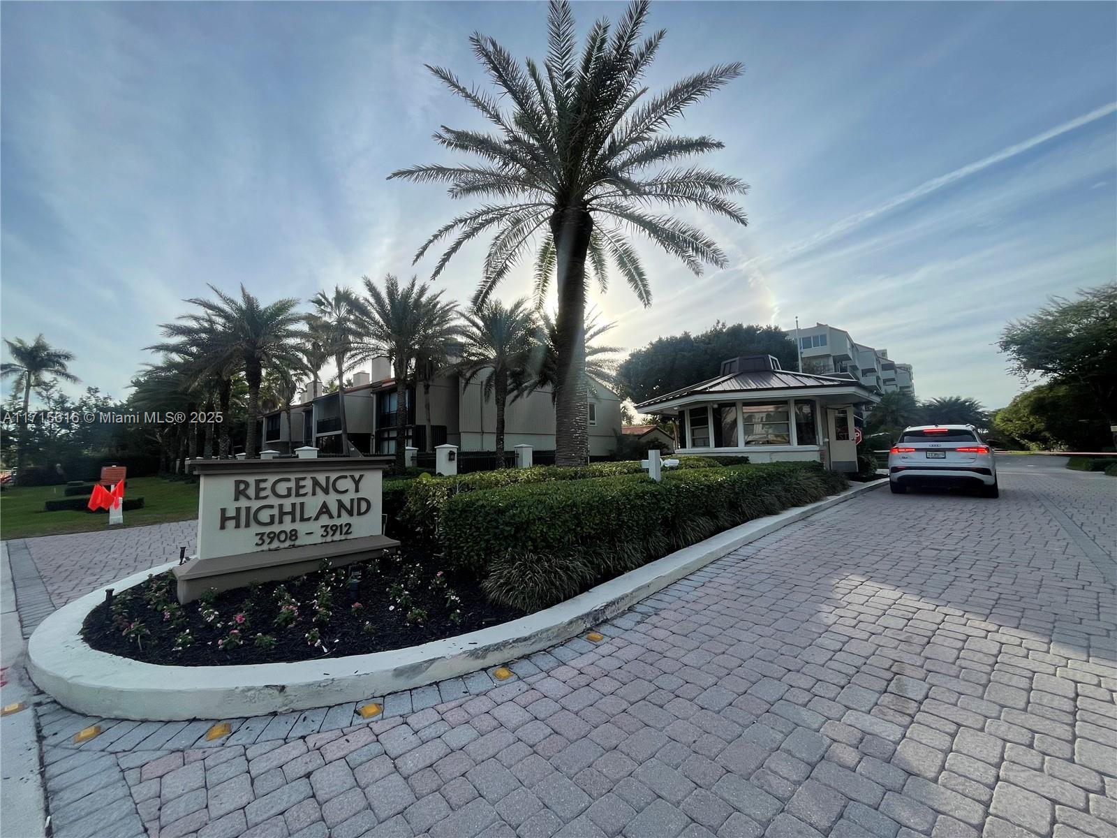 REGENCY HIGHLAND CLUB CON - Residential