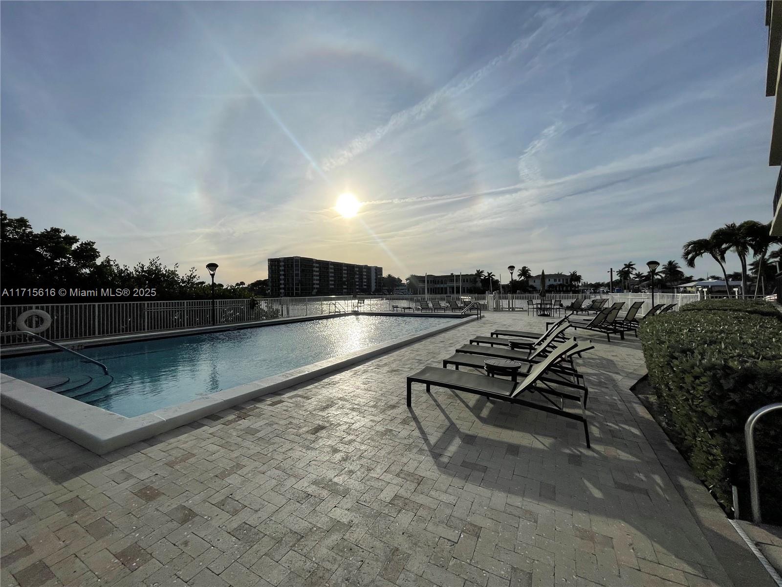 REGENCY HIGHLAND CLUB CON - Residential