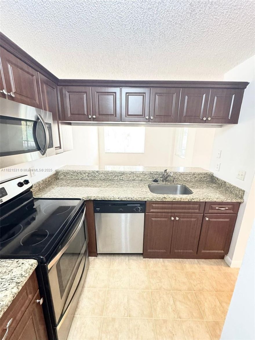 Beautiful 1 bedroom 1 bathroom unit, stainless steel appliances, granite countertops and Laminate, tile floor. Washer and Dryer. The Sterling is gated community offering: Clubhouse, Fitness & Racket Ball Rm, Pool, Spa-Hot Top, Tennis Court, BBQ Area, Playground, Car Wash station. Conveniently located, close to Publix, Restaurants, Keiser University, WPB Downtown, the WPB Outlets, I-95, PBI Airport. Assoc. min CS 650 & tenant insurance.