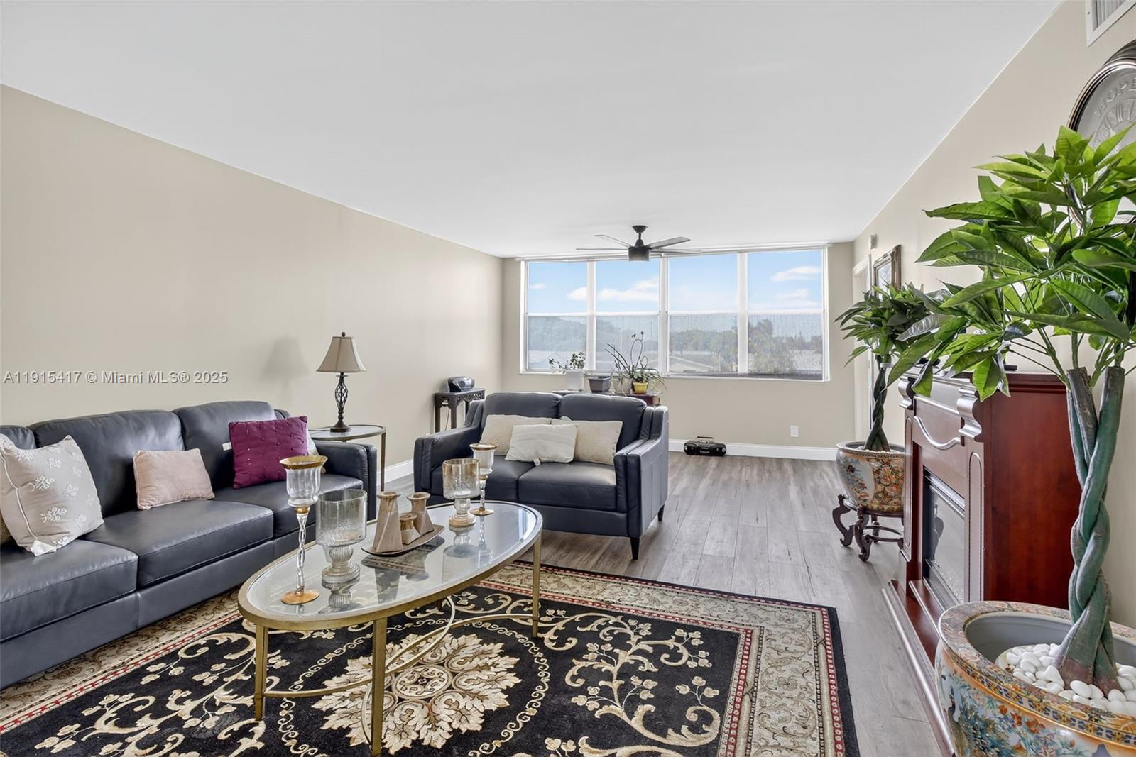 SUNRISE LAKES 211 CONDO - Residential