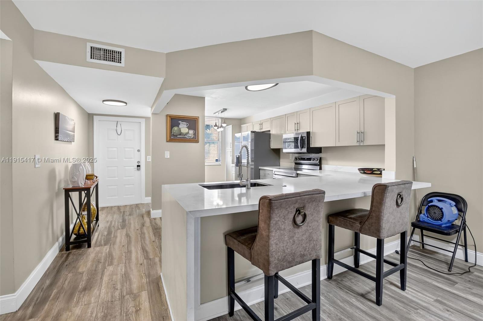 SUNRISE LAKES 211 CONDO - Residential