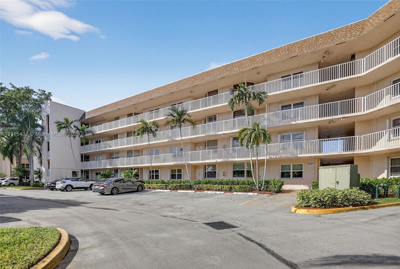 SUNRISE LAKES 211 CONDO - Residential