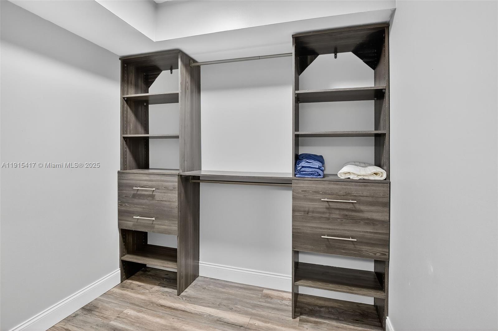 SUNRISE LAKES 211 CONDO - Residential