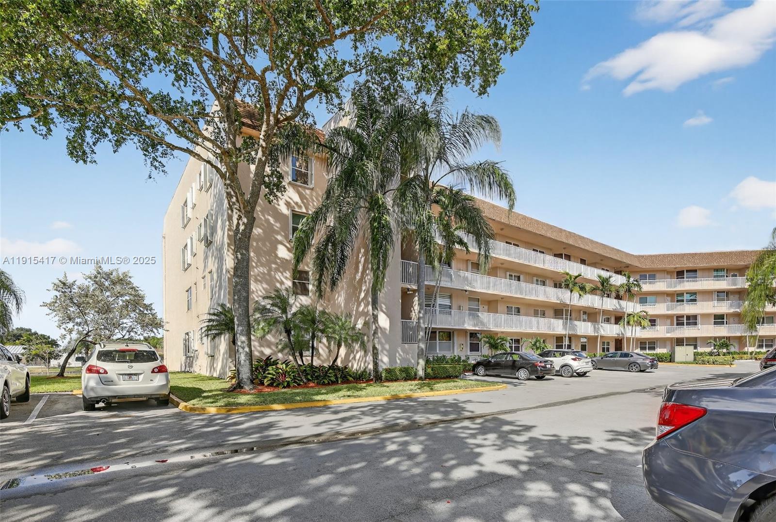 SUNRISE LAKES 211 CONDO - Residential